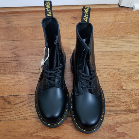 Dr. Martens 1460 Pascal Lace Up Boots Black Unisex Mens 8 Womens Size 9 - Picture 3 of 5
